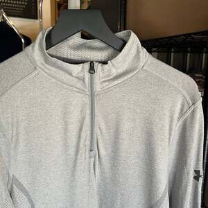 Under Armour Men's Gray Quarter Zip Shirt Fitted L